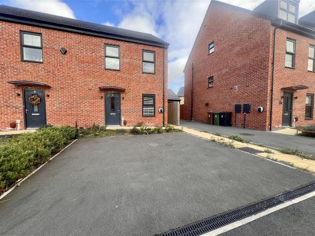 House for rent in Graveleythorpe, West Yorkshire