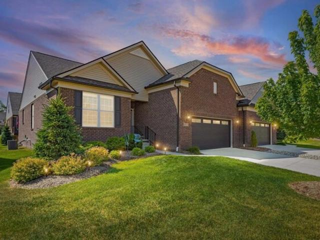 Condo for sale in Clinton Township