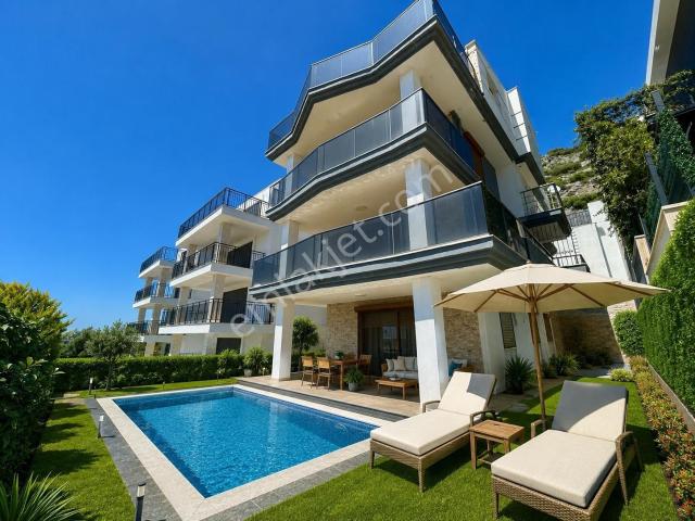 Kuşadasi, Aydin içerisinde satılık Villa