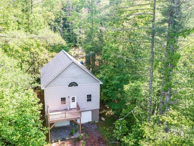 House for sale in Flat Rock
