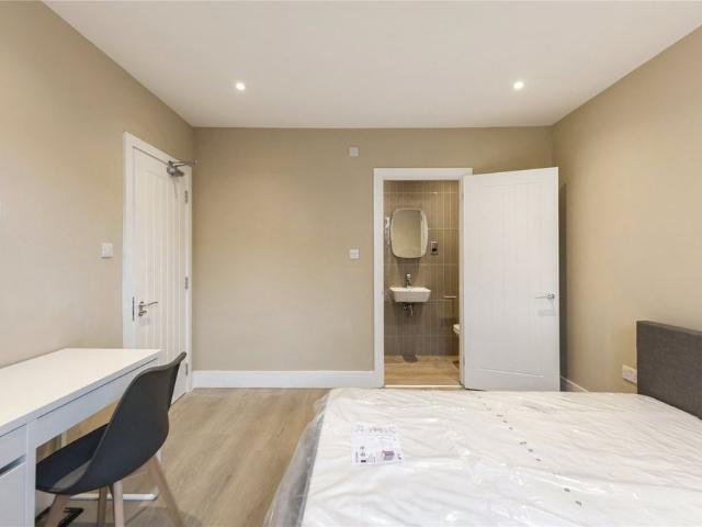 Studio for rent in London Borough of Hammersmith and Fulham, Greater London