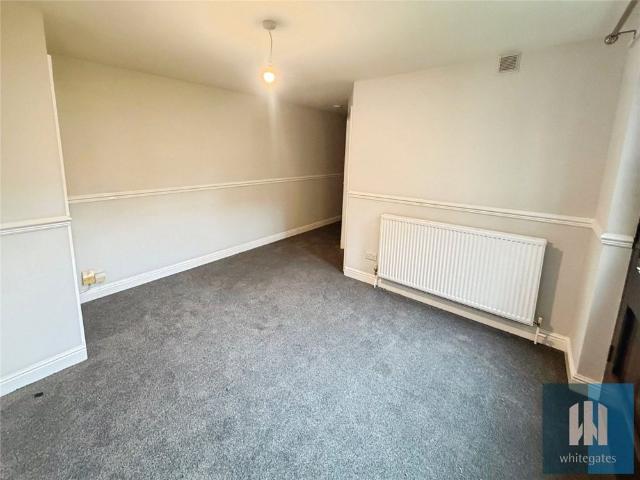 Room for rent in Netherton, West Yorkshire