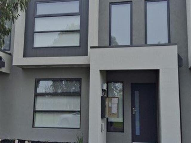Townhouse for rent in Camerons Creek, Victoria