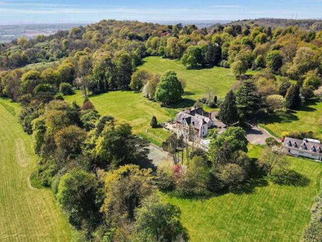 House for sale in Hillview, Surrey