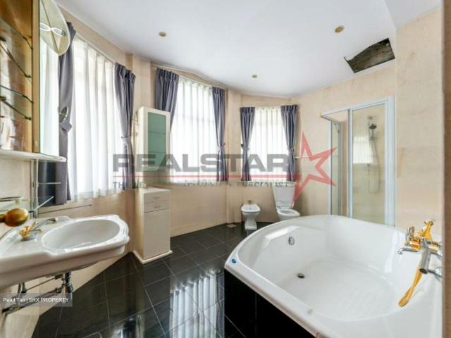 Detached House for sale