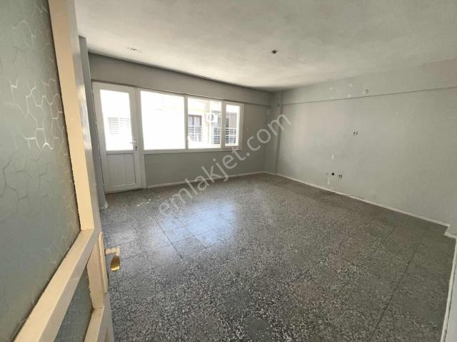Karabağlar, İzmir içerisinde kiralık mülk