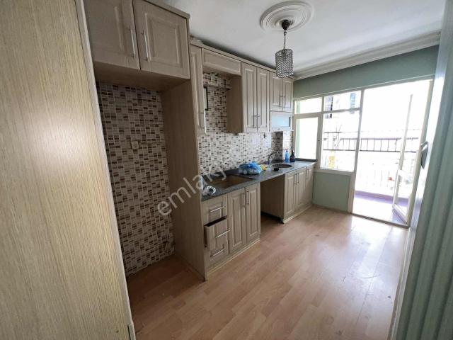 Karabağlar, İzmir içerisinde kiralık mülk