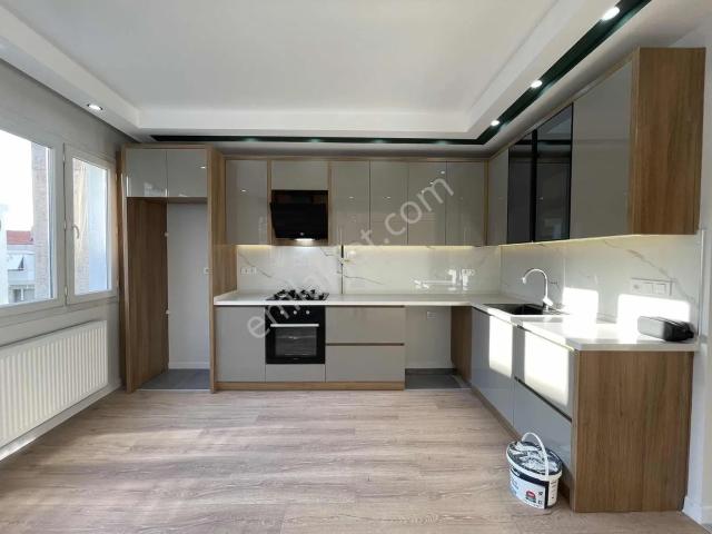Konak, İzmir içerisinde satılık mülk