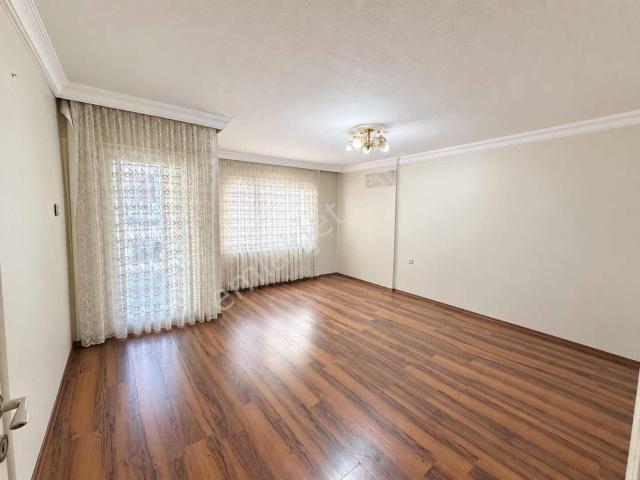Yeşilyurt, Karabağlar içerisinde kiralık mülk