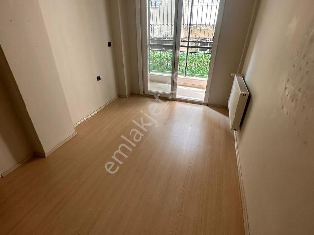 Karabağlar, İzmir içerisinde kiralık mülk