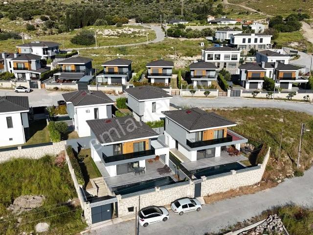 Çeşme, İzmir içerisinde satılık Villa