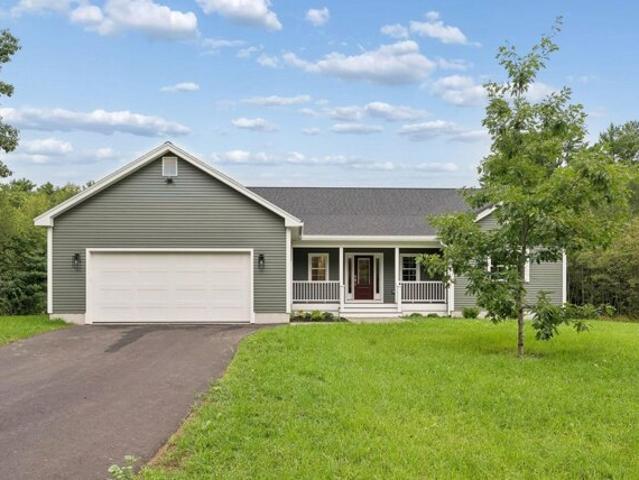 House for sale in Topsham, Sagadahoc County