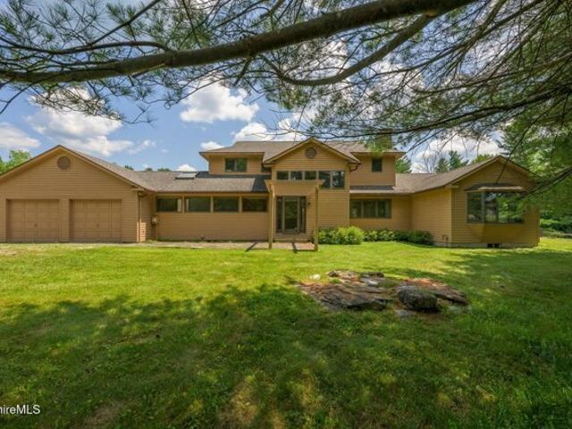 House for sale in Richmond, Berkshire County