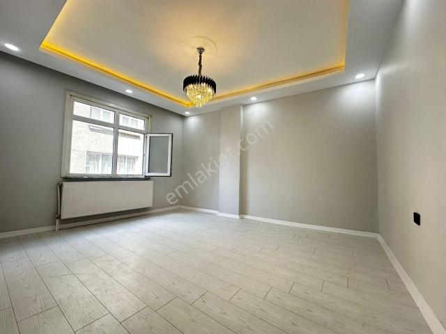 Esenler, Nine Hatun Mahallesi içerisinde satılık Daire
