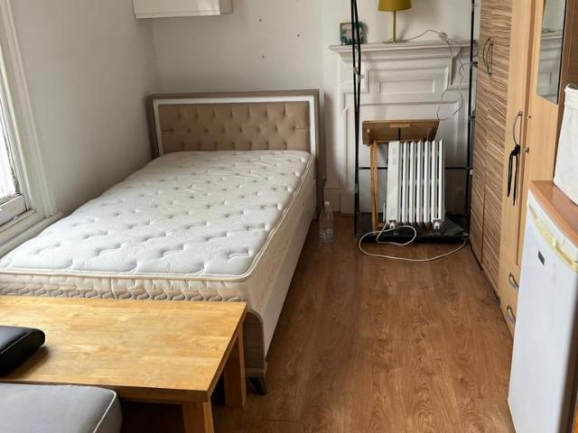 House for rent in London Borough of Islington, Greater London