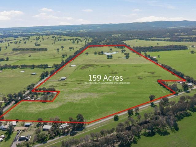 Cottage for sale in Everton, Victoria