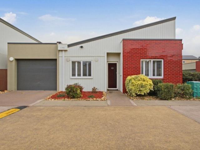House for sale in Lakes Entrance, Victoria
