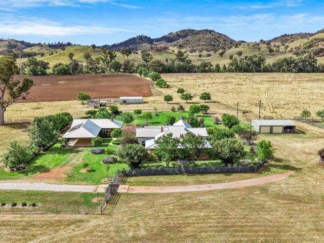 Cottage for sale in Manilla, Tamworth Regional Council