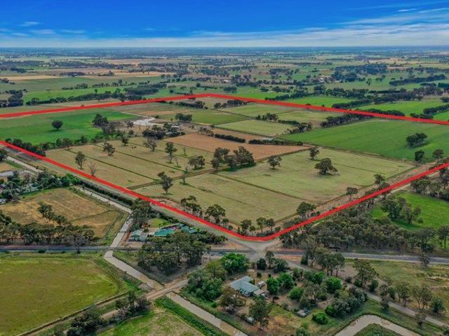 Cottage for sale in Byrneside, Victoria