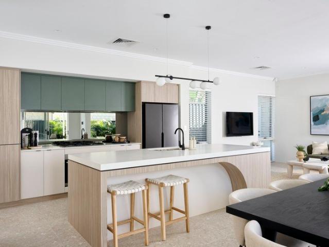 Cottage for sale in Kardinya, Western Australia