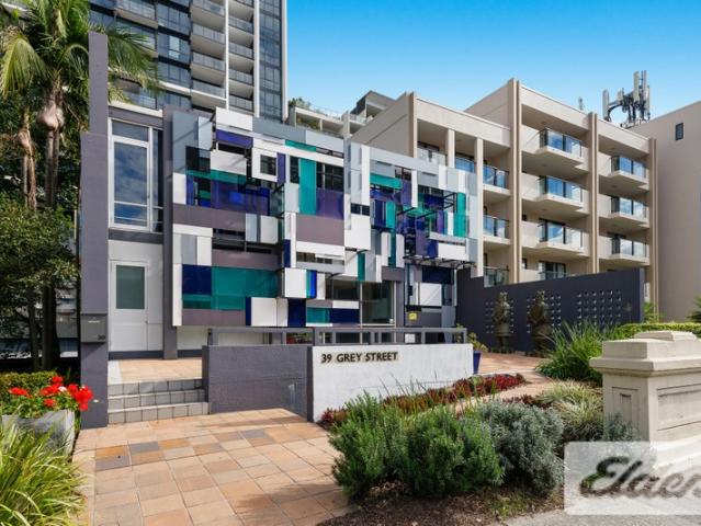 Office for rent in Toombul, Queensland