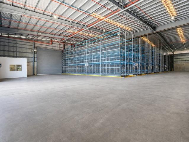 Warehouse for rent in Winnellie, Darwin