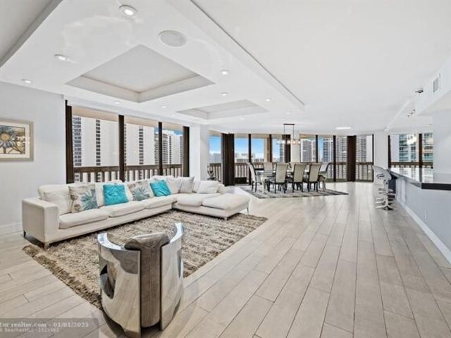 Condo for sale in Aventura