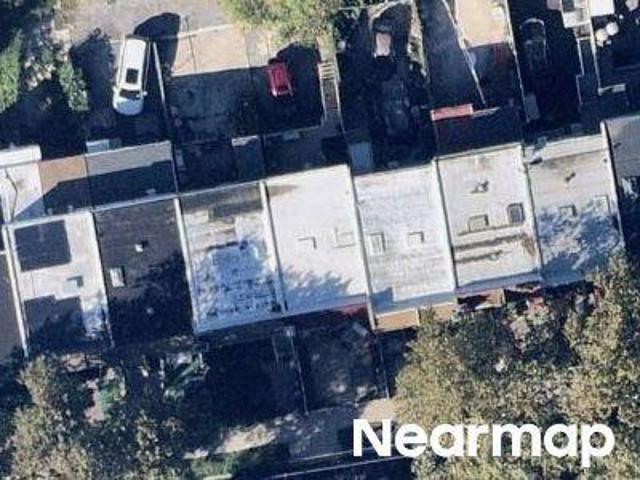 House for sale in The Bronx, Arverne