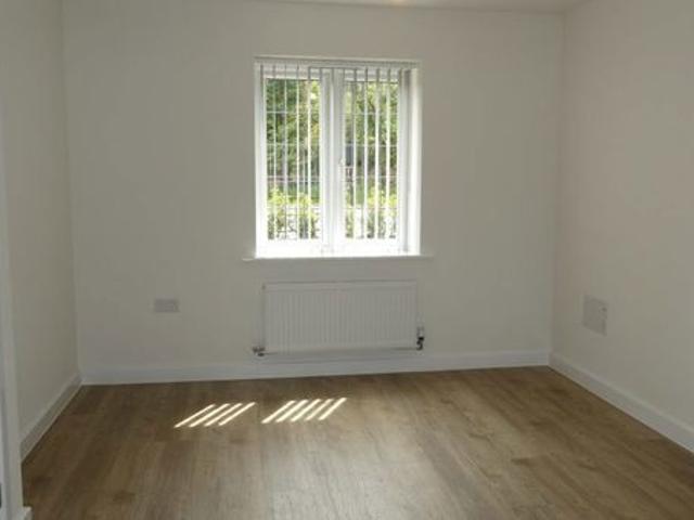 Apartment for rent in Stubbin, Deepcar