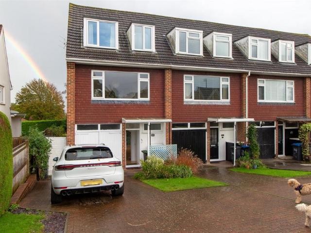 House for rent in Lucastes, Mid Sussex