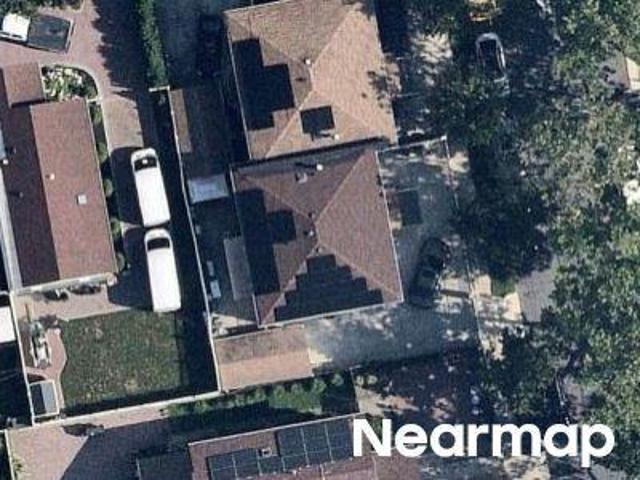 House for sale in The Bronx, Arverne