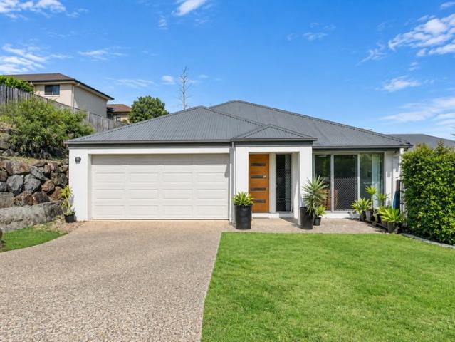 Duplex for sale in Oxenford, Gold Coast City