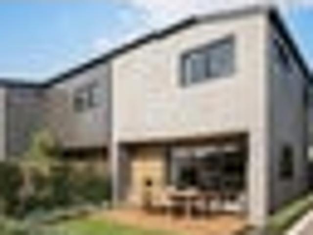 Townhouse for sale in Heathcote, Canterbury