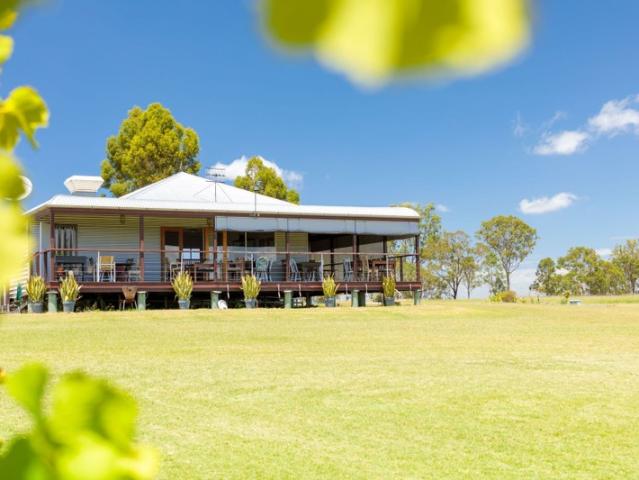 Townhouse for rent in Redgate, Queensland