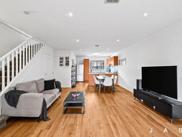 Townhouse for sale in Camerons Creek, Victoria