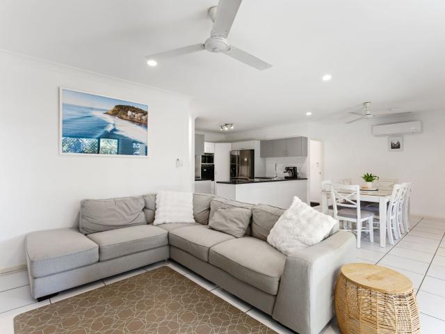 House for sale in Kewarra Beach, Queensland