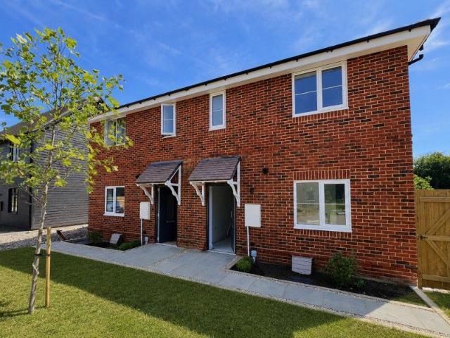 Apartment for rent in Fole, Surrey