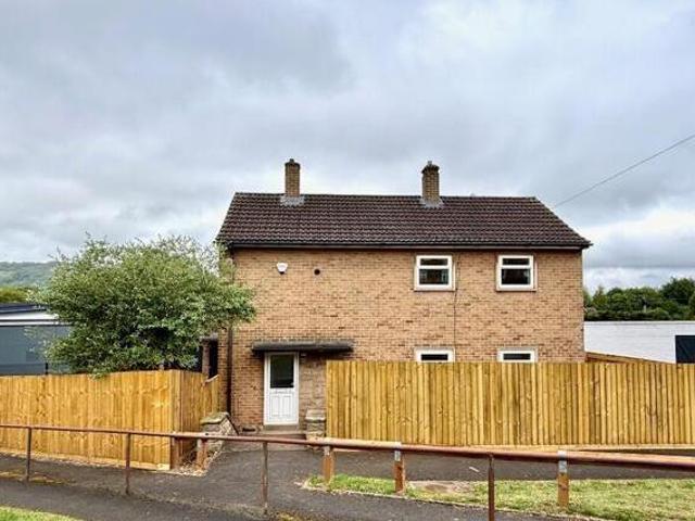 House for sale in Froggatt, East Midlands