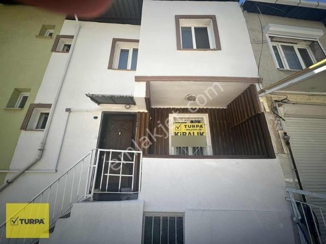 Çetin Emeç Mahallesi, Balçova içerisinde kiralık Villa