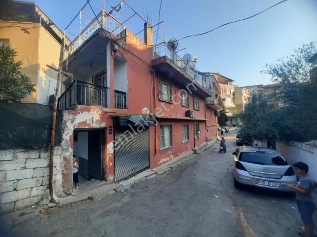 Karabağlar, İzmir içerisinde satılık Bina