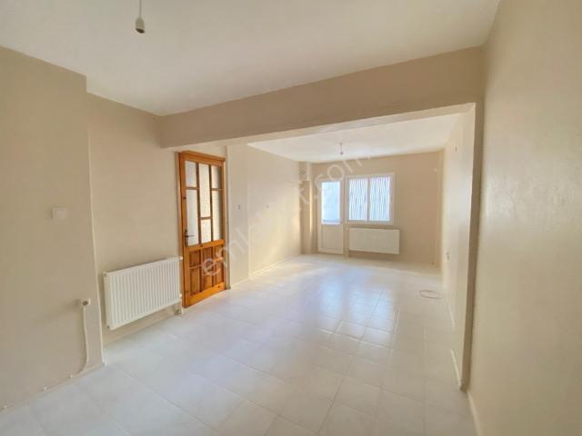 Karabağlar, İzmir içerisinde kiralık mülk