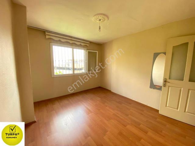 Karabağlar, İzmir içerisinde kiralık mülk