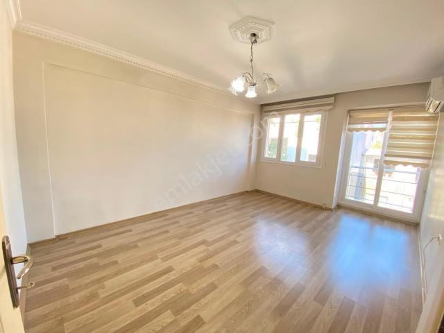 Karabağlar, İzmir içerisinde kiralık mülk