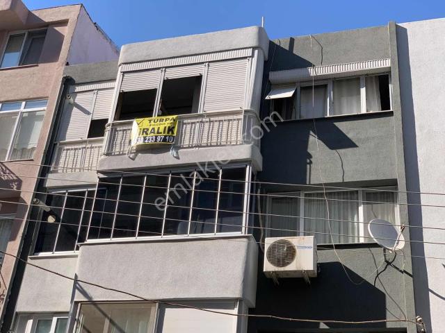 Poligon Mahallesi, Karabağlar içerisinde kiralık mülk