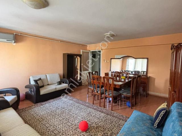 Karabağlar, İzmir içerisinde kiralık mülk