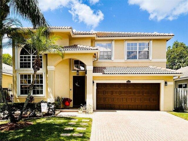 House for sale in Weston