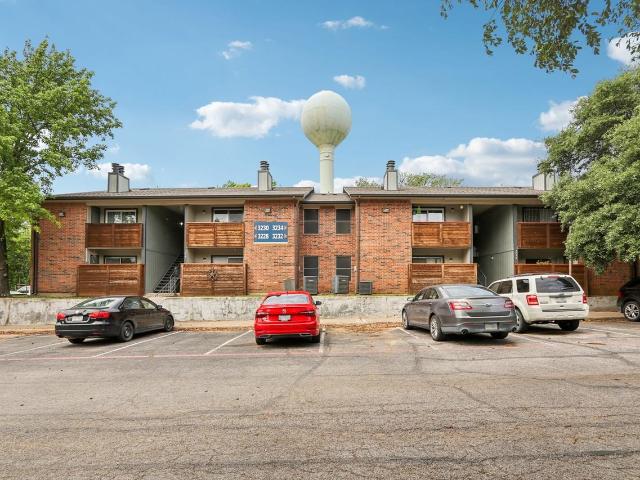 Apartment for rent in Ridgewood, Sherman
