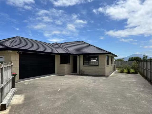 House for rent in Taranaki