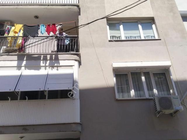 Karabağlar, İzmir içerisinde satılık Bina