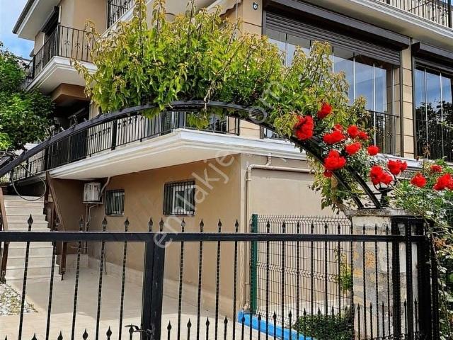 Çeşme, İzmir içerisinde kiralık Villa